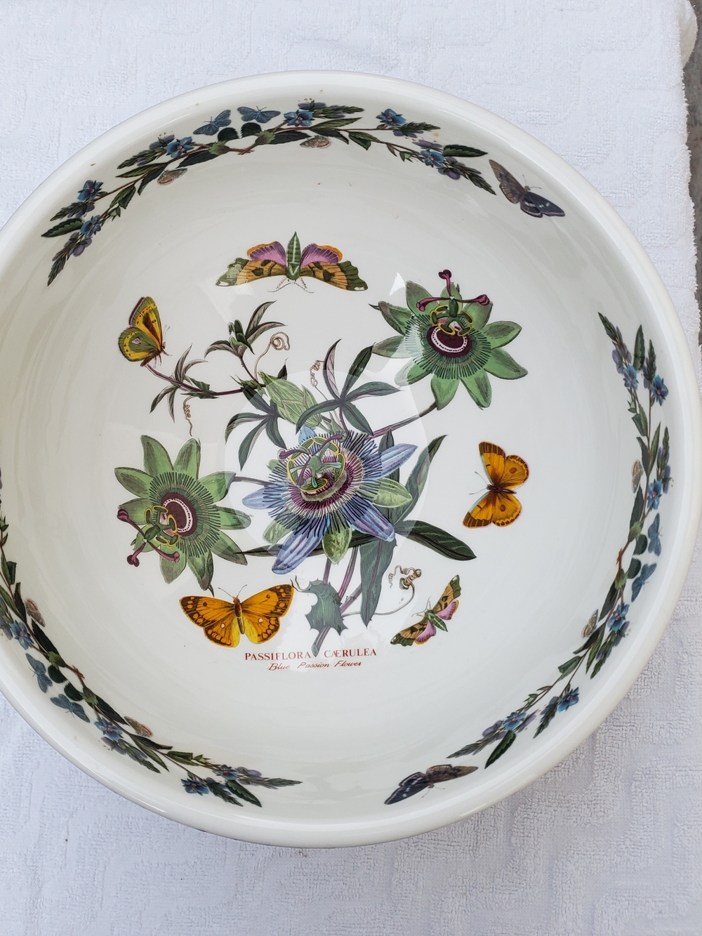 The Botanic Gardens 1972 Portmeirion Blue Passion Flower 11" Serving Bowl